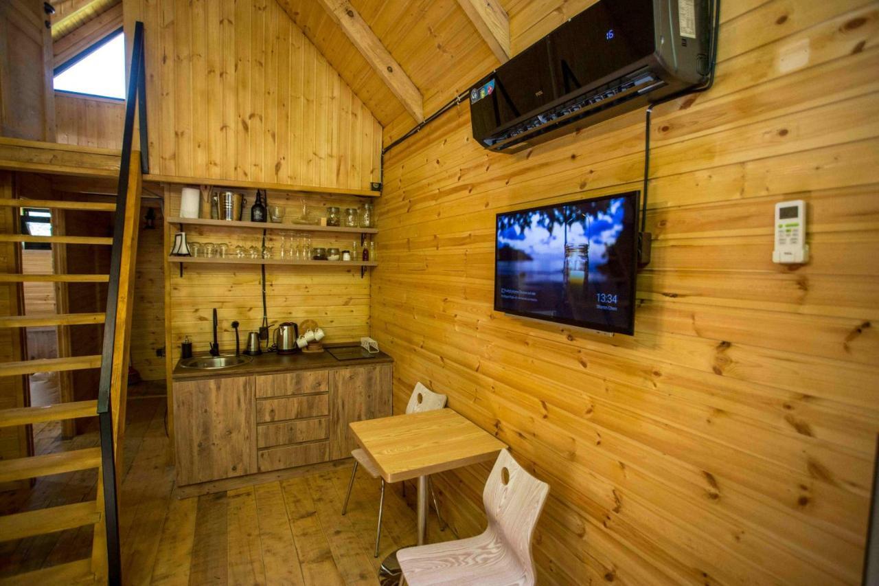 Woodpecker Ვუდფექერი Villa Batumi Kültér fotó